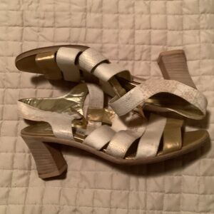 Chic lGold and Canvas Women's Sandals by Claudia Cutti made in Italy